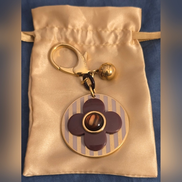 Louis Viutton Bag Charm/ Key Chain With COA - Picture 10 of 12